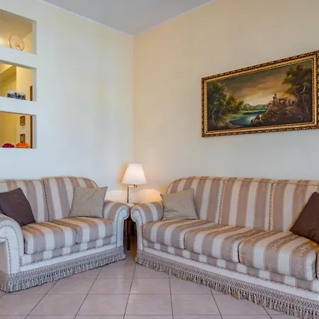 Roomy Flat Near The Sea * Giardini Naxos