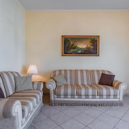 Roomy Flat Near The Sea * Giardini Naxos